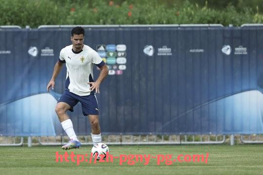 pg电子在线官网-英超球队粤语名字：了解英超各大球队在粤语中的名字发音与文化差异